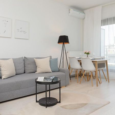 Sarmacka Apartment With Balcony Warsaw Wilanow By Noclegi Renters Varsóvia Exterior foto